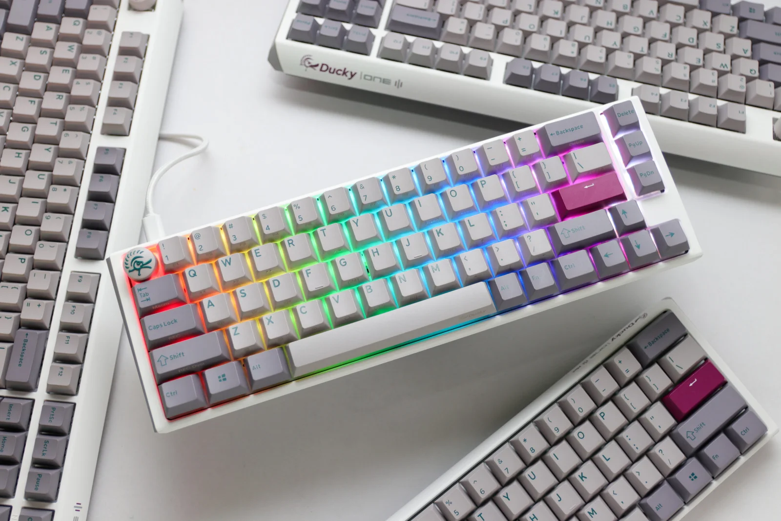 Ducky One 3 65% Mist Grey mehāniskā tastatūra attēls 2